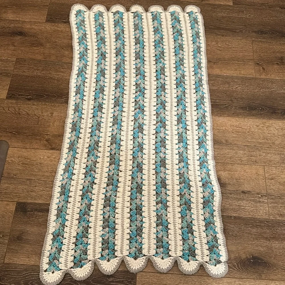 Crocheted‎ blanket 52X27